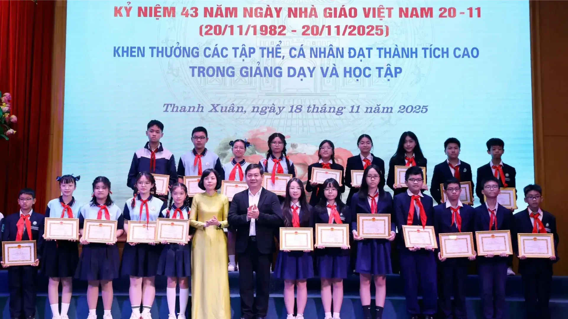 Phường Thanh Xuân trao thưởng các học sinh đạt giải quốc tế